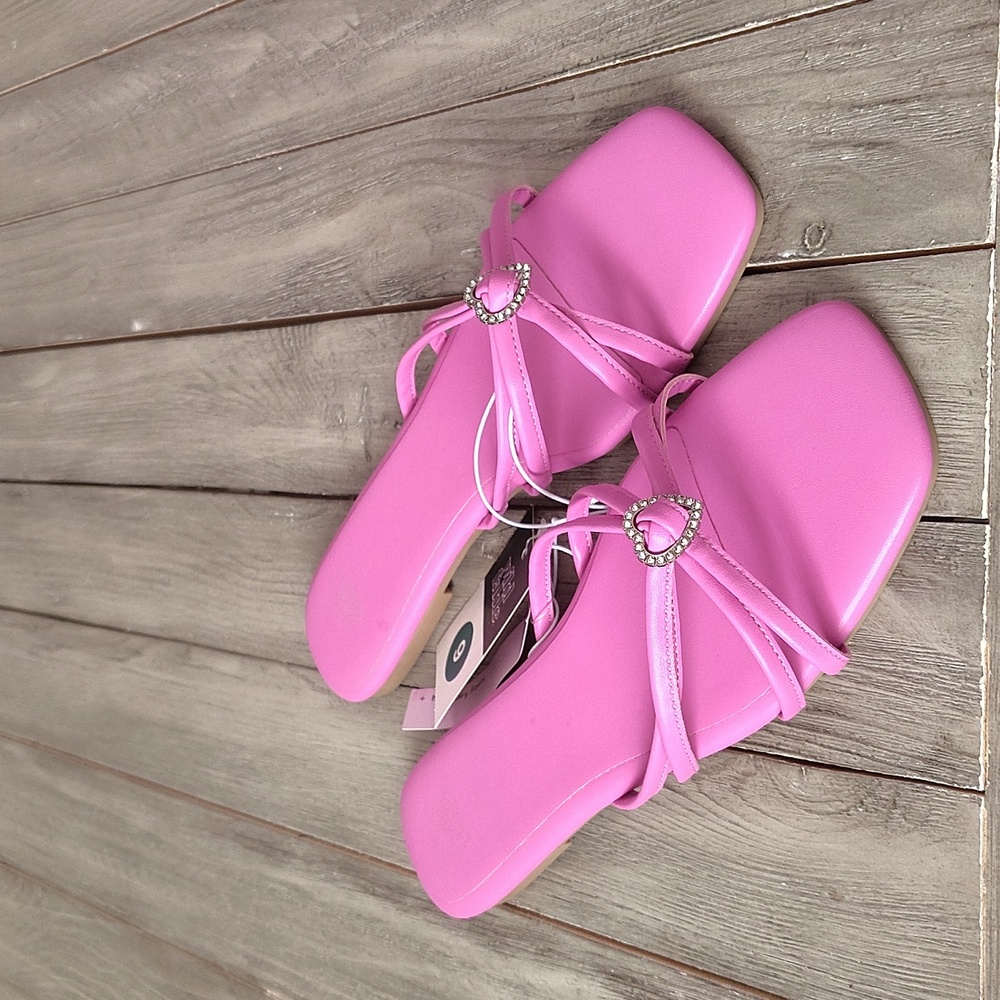 New Wild Fable Pink Women's Sandals W/Heart Embellishment Size 9 - Picture 3 of 9